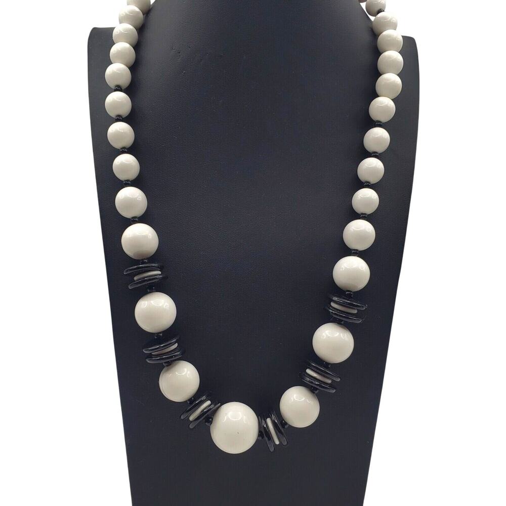 Black & White Chunky Necklace Graduated Acrylic Beaded Vintage 1970s Jewelry
